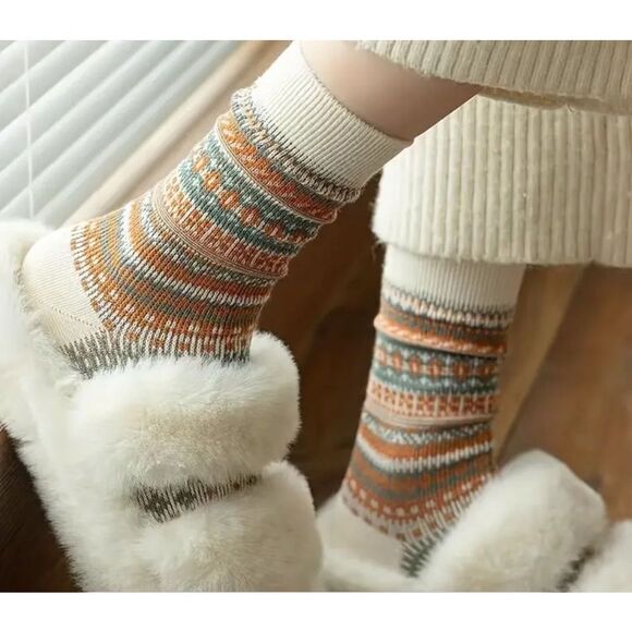 Vintage Inspired Nordic Pattern Women’s Crew Socks 5 Pair Set - Picture 5 of 7